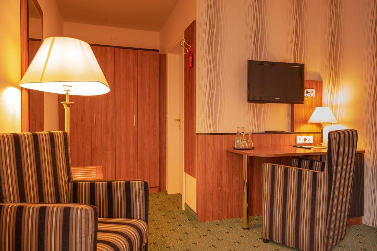 Alte Landratsvilla Hotel Bender Вестербург Экстерьер фото
