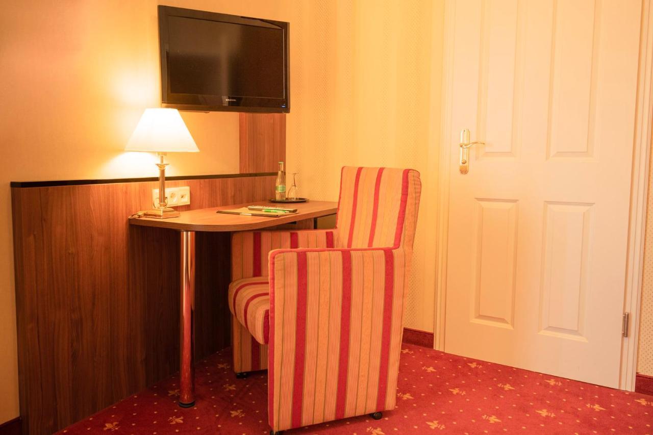 Alte Landratsvilla Hotel Bender Вестербург Экстерьер фото